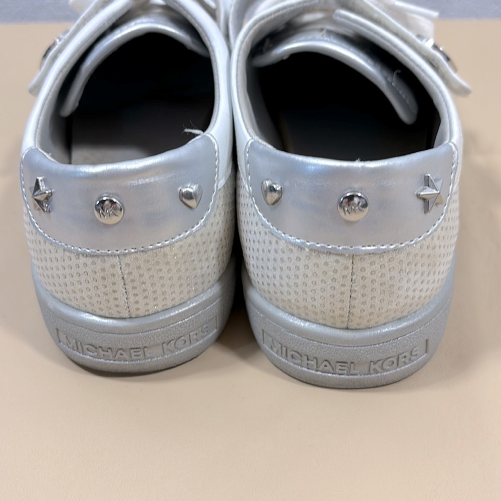 Michael Kors girls shoes with Velcro and laces​​​​​​​​​ - Picture 3 of 11